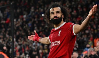 Liverpool’un yıldızı Salah sahada golleriyle, saha dışında Gazze’ye desteğiyle parlıyor