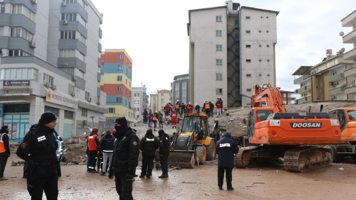 Gaziantep depreminde 21 kişiye mezar olan Gölgeler Apartmanı için karar verildi