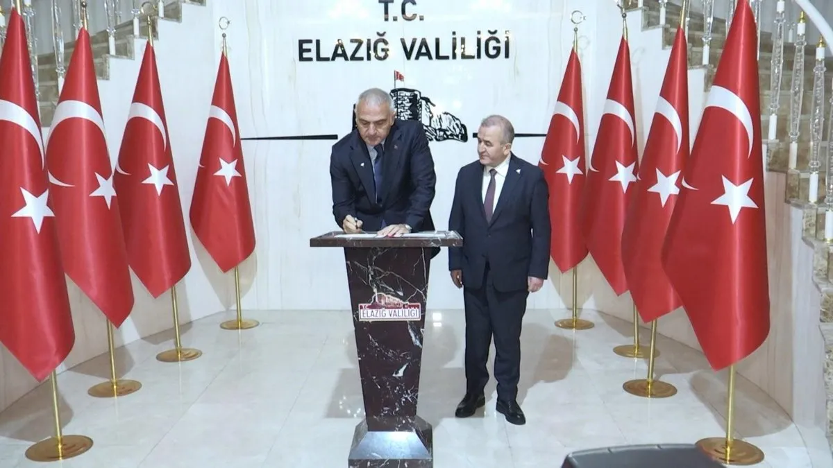 Bakan Mehmet Nuri Ersoy, Elazığ’a geldi